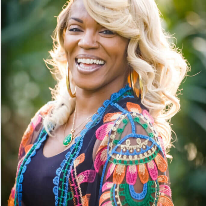Cindy Landor headshot