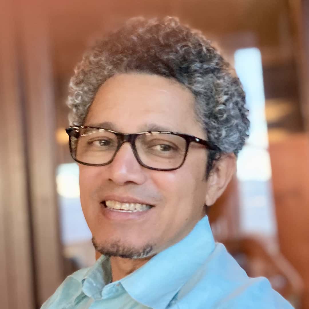 Headshot of Tomás Montoya.